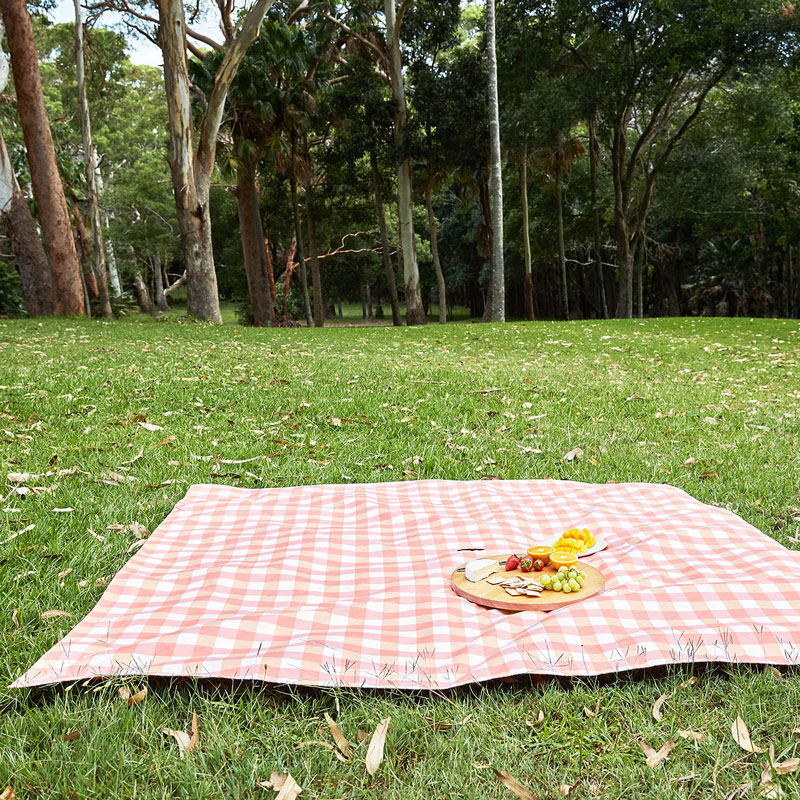 DOCK & BAY PICNIC BLANKET strawberry 